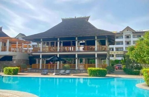 Talomo District Apartment | Modern 1BR King Bed near SM Mall