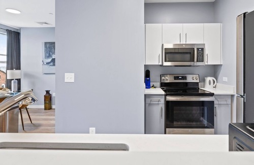 Everett Apartment | Modern 1BR Near Encore 7795