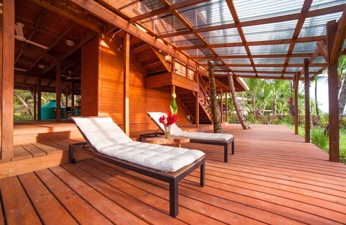 Carenero Island Apartment | Modern 1BR ❤️Ocean, Jungle, Sunsets + Walk to Surf