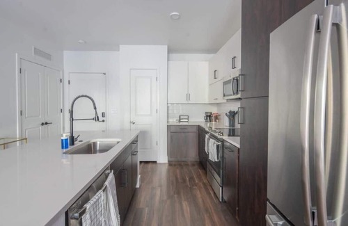 Tempe Apartment | Modern 1BR | Sleek, Bright, w/Parking & Desk