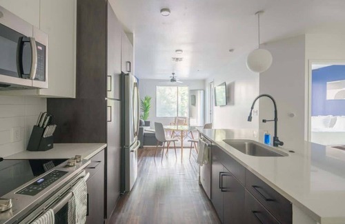 Tempe Apartment | Modern 1BR | Sleek, Bright, w/Parking & Desk