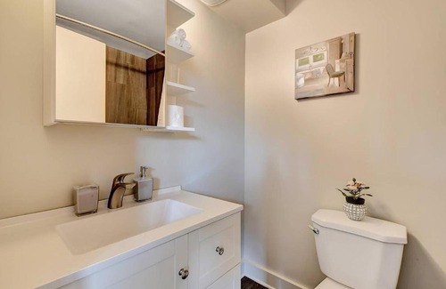 Vanier North Apartment | Modern 1BR with King Bed - Near Downtown Ottawa!