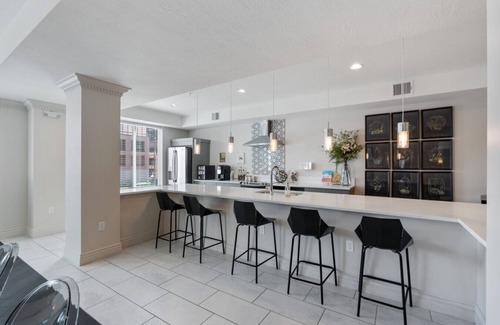 Downtown Salt Lake City Apartment | Modern 2-Bed, 2-Bath in Downtown SLC w/Game Room