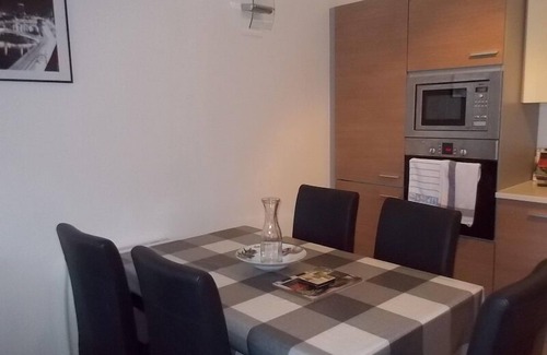 City Centre Dublin Apartment | Modern 2 Bed, 2 Bath Central Dublin Flat near Trinity College