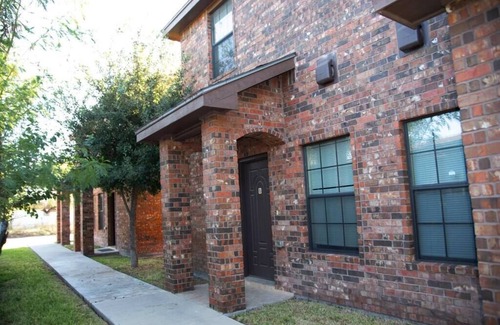 Edinburg Apartment | Modern 2 bed 2-bath next to University UTRGV