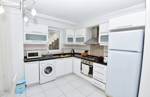 Sarigerme Apartment | Modern 2 bed apartment walkable to the beach resort of Sarigerme