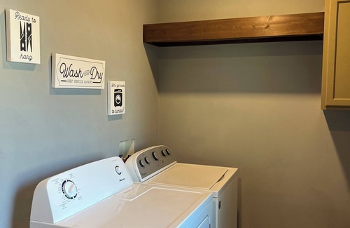 Fairbanks Apartment | Modern 2‑bed condo near downtown Fairbanks fully equipped kitchen in‑unit laundry off‑street parking