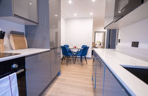 West Finchley Apartment | Modern 2-Bedrooms/2-Bathrooms in Finchley