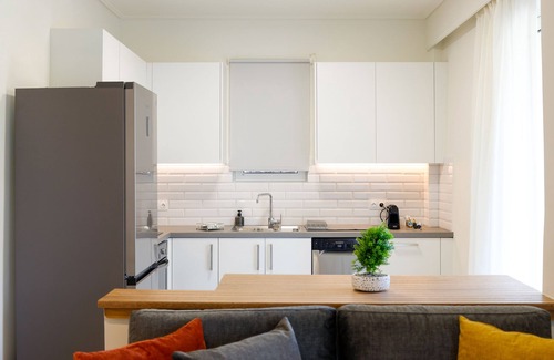 Glyfada Apartment | Modern 2-Bedroom Apartment in Downtown Glyfada