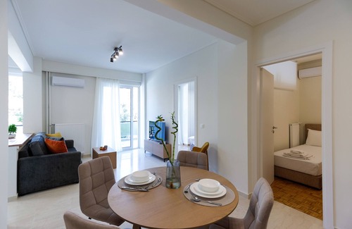 Glyfada Apartment | Modern 2-Bedroom Apartment in Downtown Glyfada