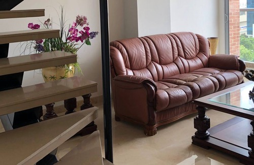 Riomar Apartment | Modern 2 Bedroom Duplex /1 Queen & 1 Single