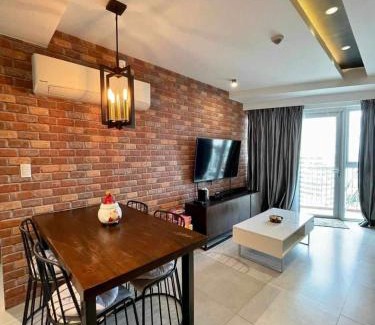 Pinagsama Apartment | Modern 2 Bedroom Venice Residences with Pool Access in BGC