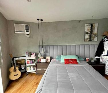 Pinagsama Apartment | Modern 2 Bedroom Venice Residences with Pool Access in BGC