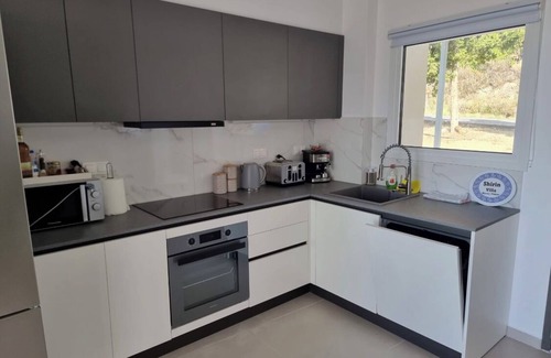 Mariou Villa | Modern 2-Bedroom Villa with Private Pool, Sea & Mountain Views –Sleeps 4, 2 Bath