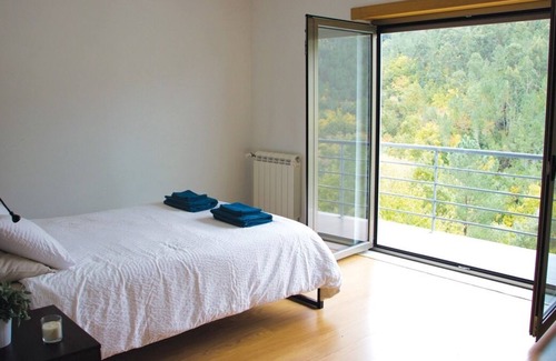 Arganil Apartment | Modern 2 bedroom village apartment with WiFi and beautiful mountain views!
