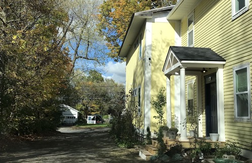 Canton Apartment | Modern 2 BR/1B centrally located apt. near SLU in Canton, NY