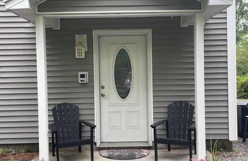 Athens Apartment | Modern 2-BR Carriage House Apt