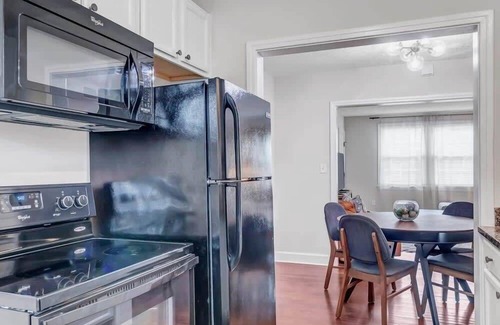 San Marco Condo | Modern 2 BR Condo - 2 block from San Marco