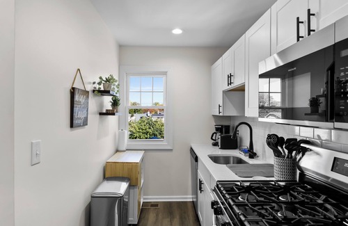 Audubon Apartment | Modern 2 -BR Gem in Audubon with Wi-Fi, in-unit laundry & cozy atmosphere!