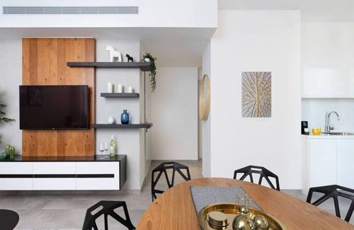 Kerem HaTeimanim Apartment | Modern 2 BR near Shouk Hacarmel by HolyGuest