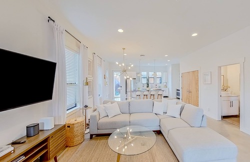 Chestnut Condo | Modern 2-story dog-friendly condo with quaint patio, central AC & washer/dryer