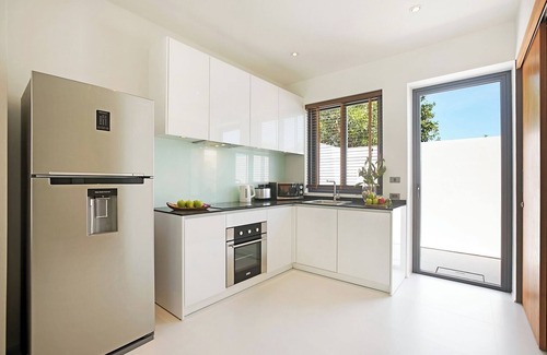 Choeng Mon House | Modern 2-BR townhouse walking distance to the beach