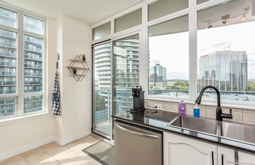 Downtown Mississauga Condo | Modern 2Bd Condo in Square1 with Iconic Views