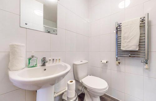 Islington Apartment | Modern 2Bed - 5min to Highbury & Islington Station