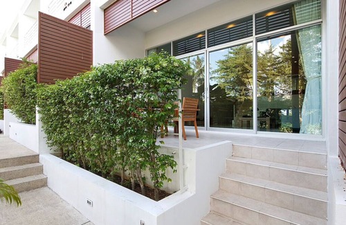 Choeng Mon Apartment | Modern 2BR+3BA Condo Near Beach Pools, Gym & Fast 1Gbps Internet