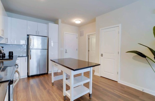 Jefferson Manor Apartment | Modern 2BR Apt at Alexandria’s Premier Community