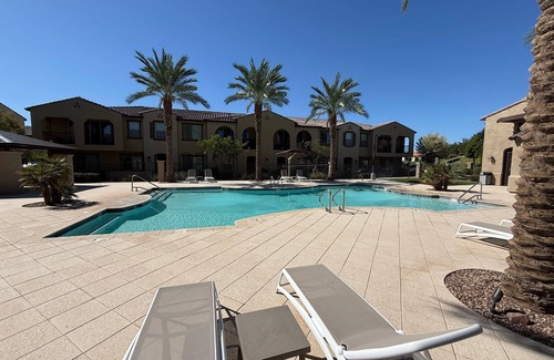 Las Casitas del Sur Condo | Modern 2BR Condo with Pool, Wi-Fi & Parking near Downtown Chandler