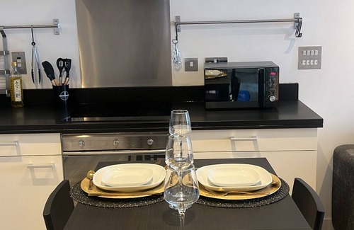 Canary Wharf Apartment | Modern 2BR Flat - Canary Wharf