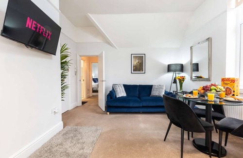 Southampton Apartment | Modern 2BR Gem on Seymour Road!