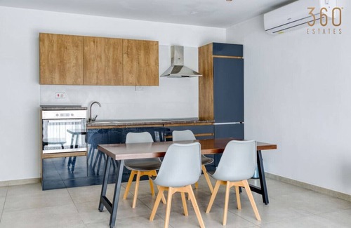 Swieqi Apartment | Modern 2BR home with pool access & Wifi in Swieqi