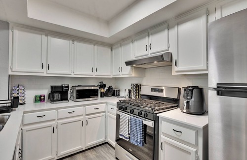 Los Indios House | Modern 2BR in North Austin! Pet Friendly + WFH Ready