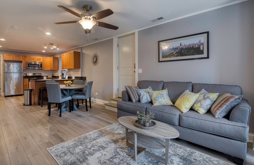 Roscoe Village House | Modern 2BR in Roscoe/Wrigley with Free Street Parking walk to Paulina Brown-line
