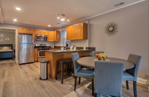 Roscoe Village House | Modern 2BR in Roscoe/Wrigley with Free Street Parking walk to Paulina Brown-line