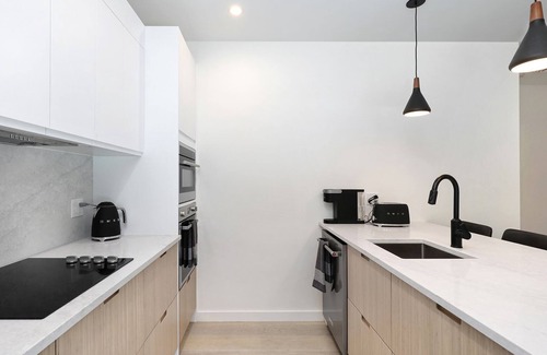 Courtenay Apartment | Modern 2BR oceanfront apartment for sun, ski or mountain biking!