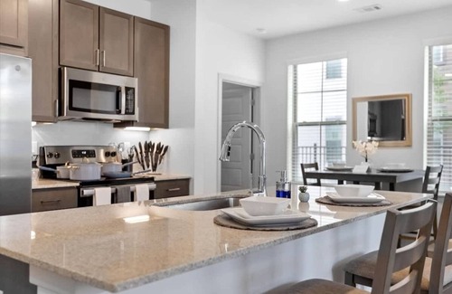 Spring Apartment | Modern 2BR | Pool + Gym + Lounge | LCP Collection