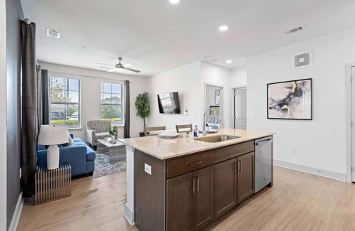 Spring Apartment | Modern 2BR | Pool + Gym + Lounge | LCP Collection