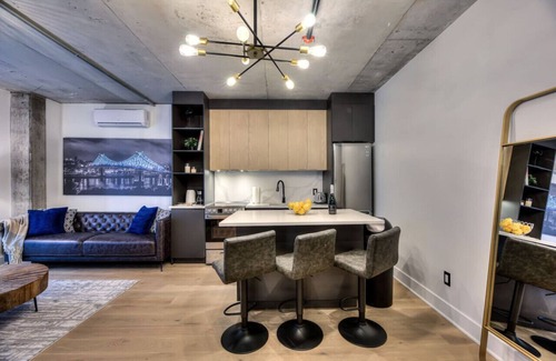 Cite Multimedia Apartment | Modern 2BR Suite Old Montreal B4