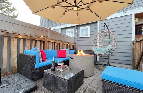 Judkins Park House | Modern 2BR w Fire Pit & BBQ - Perfect for Families, Travel Nurses & Corp Housing