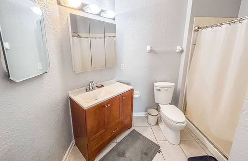 Vista East Condo | Modern 3 Bed 2 Bath in Near MCO Airpot, Lake Nona, and Orlando Parks & Resorts