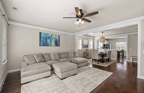 Wesley Heights House | Modern 3 Bed 3.5 Bath in uptown Charlotte in the heart of it all.