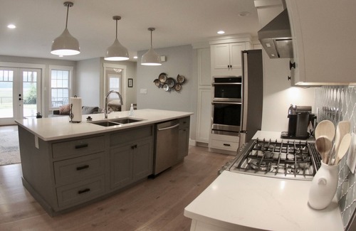 Terre Haute House | Modern 3-bed farmhouse AC, Wifi