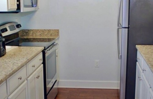 Lackey Villa | Modern 3-bedroom villa with WiFi, AC, stainless steel appliances in Williamsburg