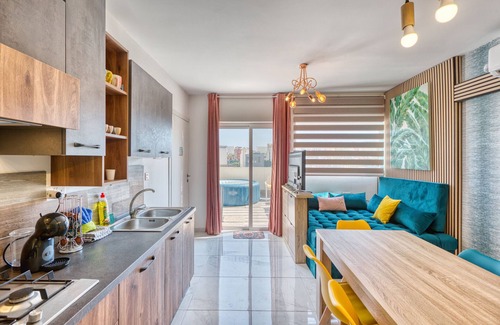 Msida Apartment | Modern 3 bedroom with Jacuzzi and terrace MCAR1-1