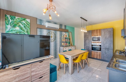 Msida Apartment | Modern 3 bedroom with Jacuzzi and terrace MCAR1-1