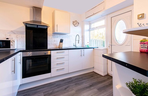 Newcastle-upon-Tyne House | Modern 3-BR House | Quiet Blakelaw | Easy Access