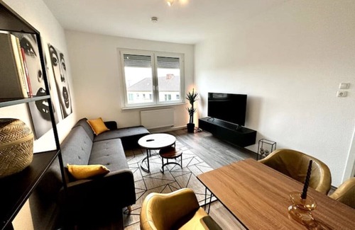 Frohnhausen Apartment | Modern 3-Room Apartment | Netflix, Kitchen